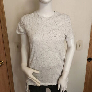 Be Boundless white t shirt size medium‎